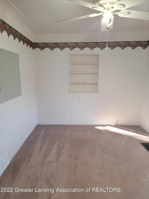 2032 Lambden Rd, Flint, MI 48532 photo 12