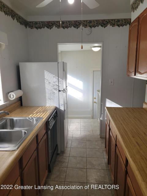 2032 Lambden Rd, Flint, MI 48532 photo 3