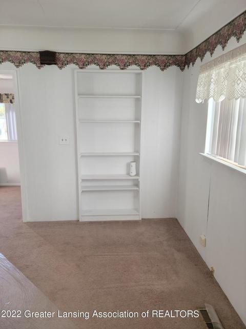 2032 Lambden Rd, Flint, MI 48532 photo 13