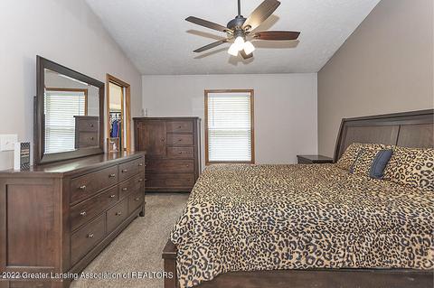 7590 Oakview Dr, Owosso, MI 48867 photo 11