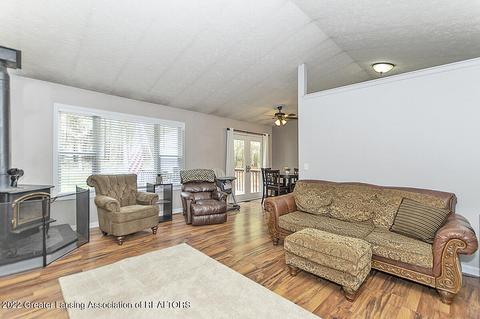 7590 Oakview Dr, Owosso, MI 48867 photo 5