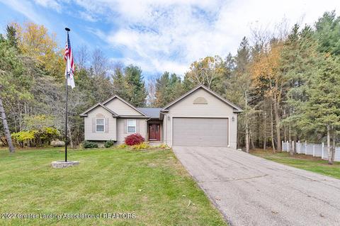 7590 Oakview Dr, Owosso, MI 48867 photo 1