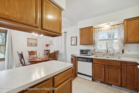 4802 Malta Cir, Lansing, MI 48917 photo 13
