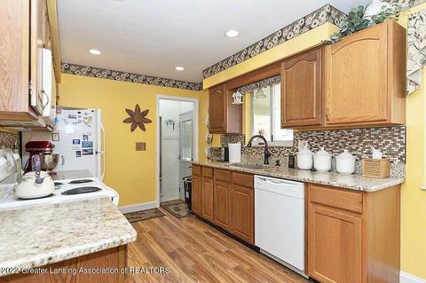 309 White Oak Dr, Perry, MI 48872 photo 7