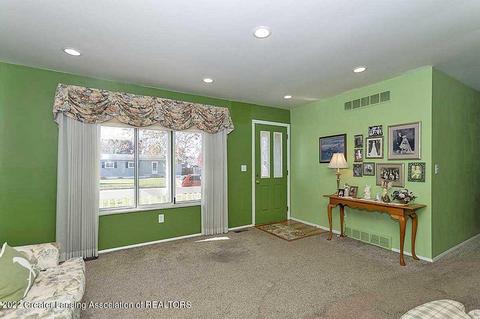 309 White Oak Dr, Perry, MI 48872 photo 2