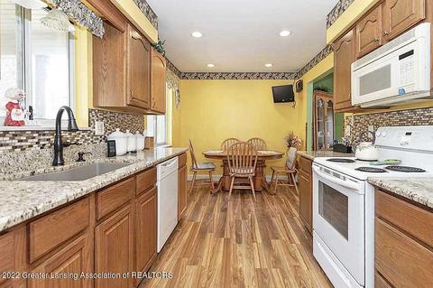 309 White Oak Dr, Perry, MI 48872 photo 9