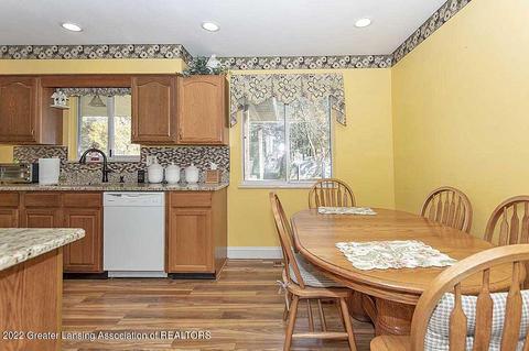 309 White Oak Dr, Perry, MI 48872 photo 5