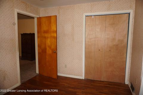 752 Broadway Ave, Owosso, MI 48867 photo 9