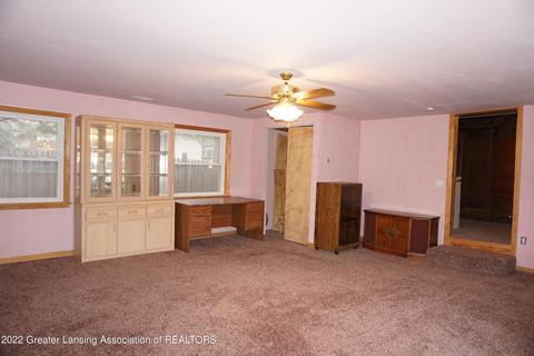 752 Broadway Ave, Owosso, MI 48867 photo 2