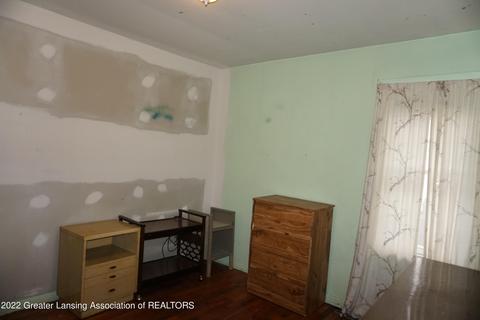 752 Broadway Ave, Owosso, MI 48867 photo 10