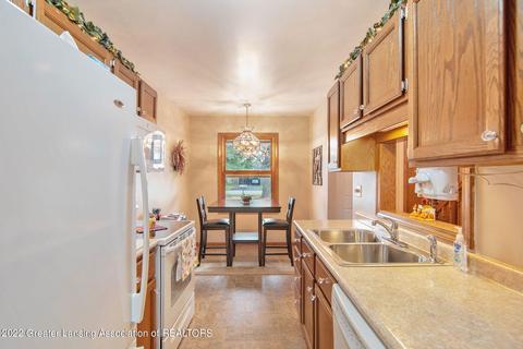 5493 Maple Rdg, Haslett, MI 48840 photo 12