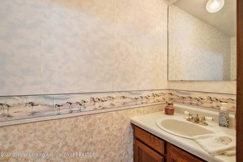 5493 Maple Rdg, Haslett, MI 48840 photo 14