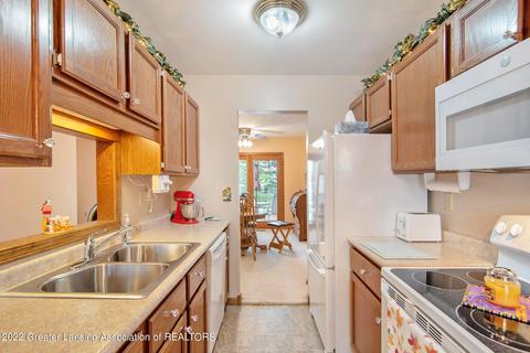 5493 Maple Rdg, Haslett, MI 48840 photo 11