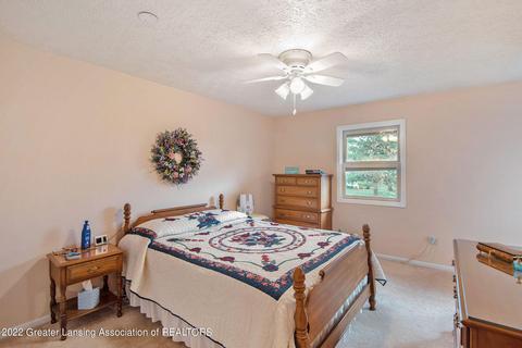5493 Maple Rdg, Haslett, MI 48840 photo 16