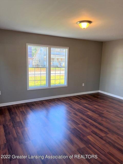 131 N Franklin St, Maple Rapids, MI 48853 photo 6