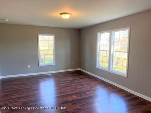 131 N Franklin St, Maple Rapids, MI 48853 photo 5