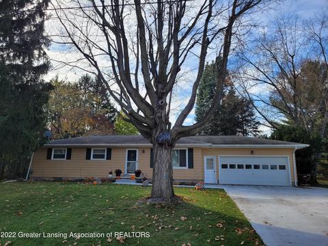 15176 Pinehurst Dr, Lansing, MI 48906 photo 1