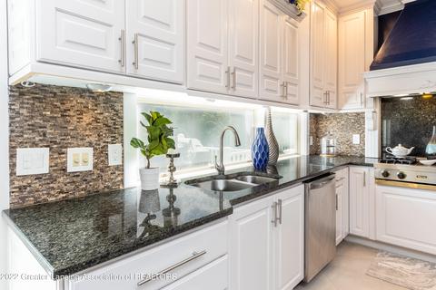 7860 Ashbrook Dr, Haslett, MI 48840 photo 16