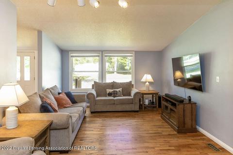 1319 Bayshore Dr, Haslett, MI 48840 photo 4