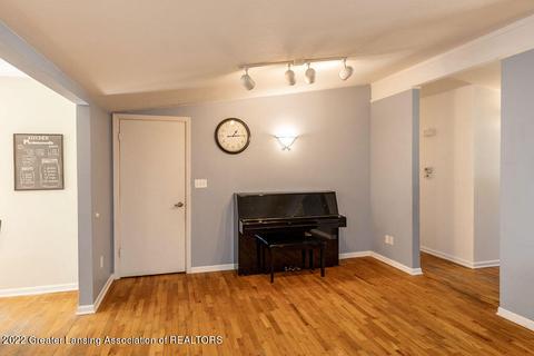 1319 Bayshore Dr, Haslett, MI 48840 photo 7