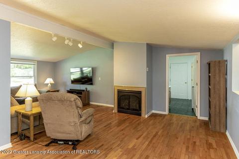 1319 Bayshore Dr, Haslett, MI 48840 photo 8