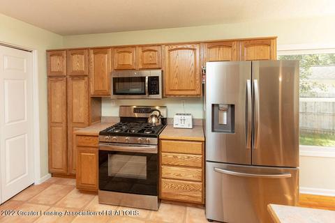 1319 Bayshore Dr, Haslett, MI 48840 photo 12