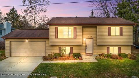 1218 W Herbison Rd, Dewitt, MI 48820 photo 1