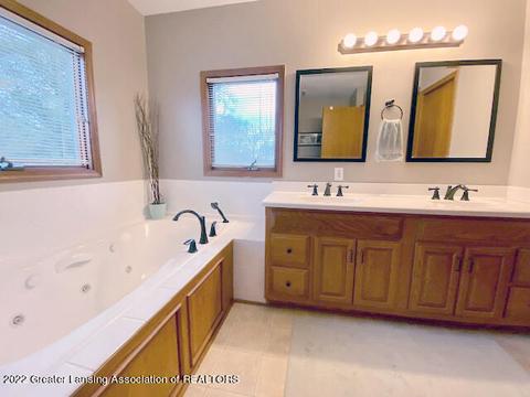 13502 Cottonwood Ct, Dewitt, MI 48820 photo 26