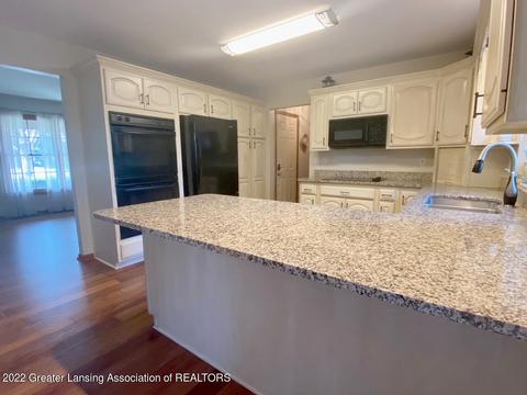 13502 Cottonwood Ct, Dewitt, MI 48820 photo 9