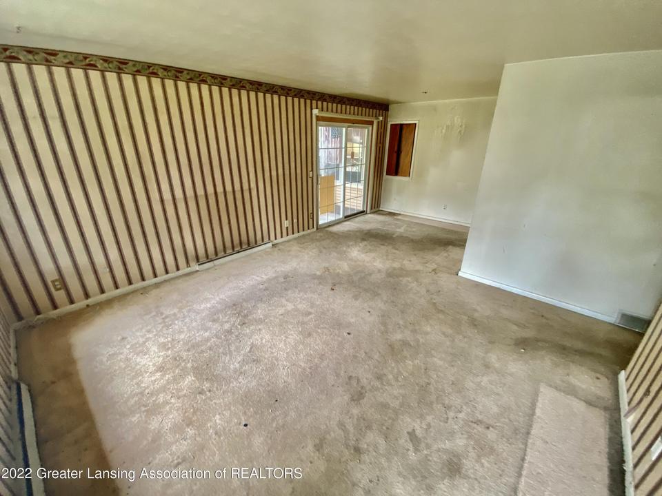  3615 Schlee St, Lansing, MI 48910 photo 8