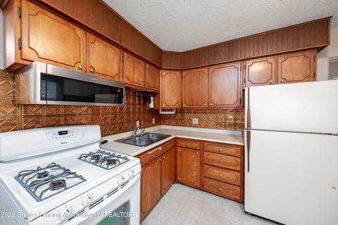 1908 Hillcrest St, Lansing, MI 48910 photo 5