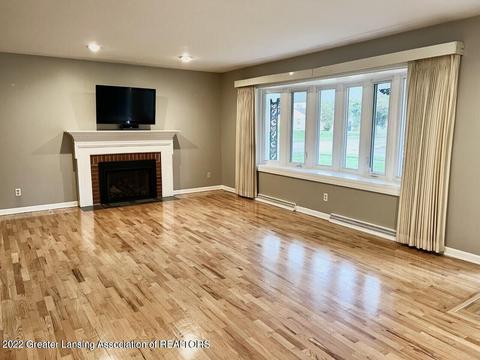 3304 Springbrook Ln, Lansing, MI 48917 photo 2