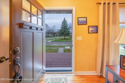 1104 Mitchell Ave, Lansing, MI 48917 photo 2