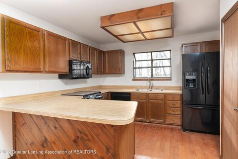 3633 E Meadows Ct, Okemos, MI 48864 photo 9