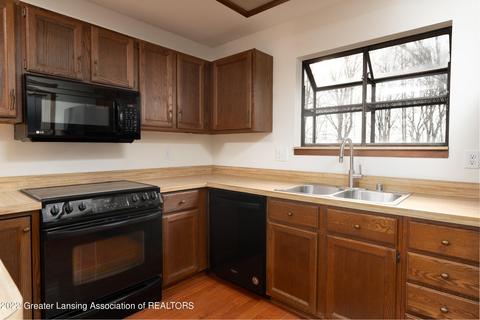 3633 E Meadows Ct, Okemos, MI 48864 photo 10