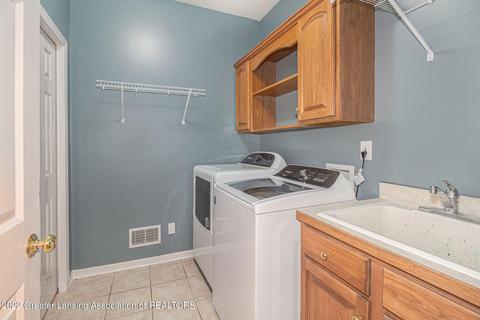 13446 Speckledwood Dr, Dewitt, MI 48820 photo 16