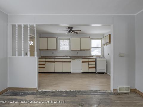 541 E Howe Ave, Lansing, MI 48906 photo 4