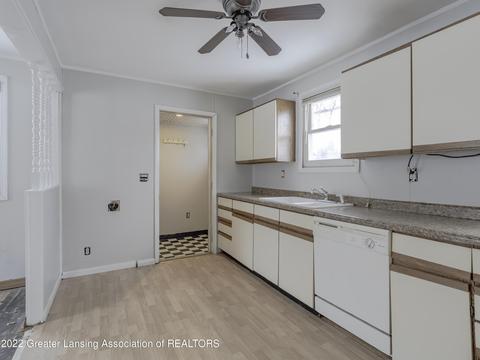 541 E Howe Ave, Lansing, MI 48906 photo 6
