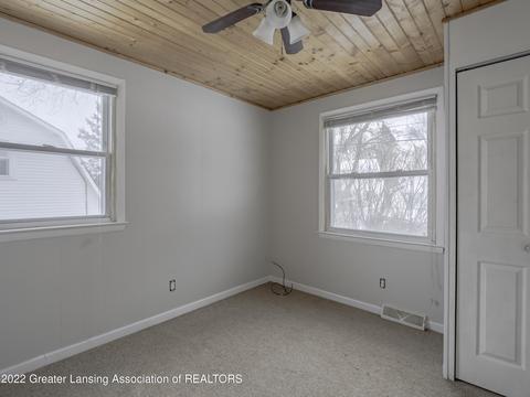 541 E Howe Ave, Lansing, MI 48906 photo 7