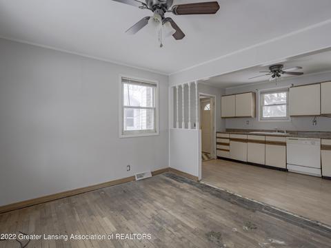541 E Howe Ave, Lansing, MI 48906 photo 2