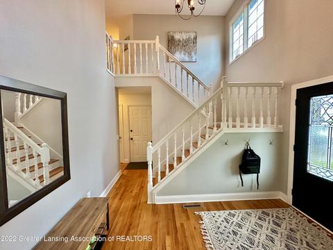 3935 Camperdown Dr, Lansing, MI 48911 photo 2