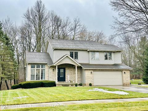3935 Camperdown Dr, Lansing, MI 48911 photo 1