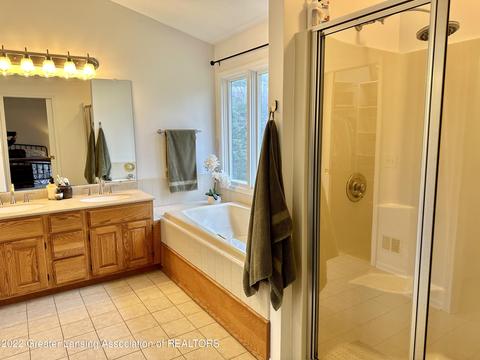 3935 Camperdown Dr, Lansing, MI 48911 photo 20
