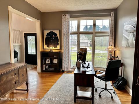 3935 Camperdown Dr, Lansing, MI 48911 photo 5