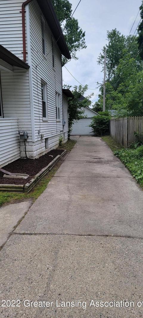 623 Lenore Ave, Lansing, MI 48910 photo 3