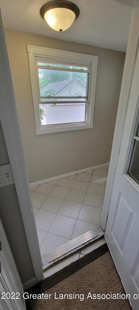 623 Lenore Ave, Lansing, MI 48910 photo 30