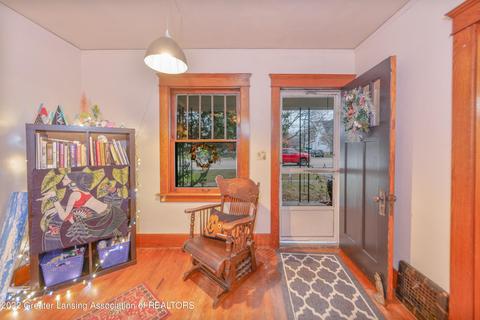 511 E Jefferson St, Grand Ledge, MI 48837 photo 2