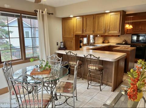 700 E Geneva Dr, Dewitt, MI 48820 photo 8