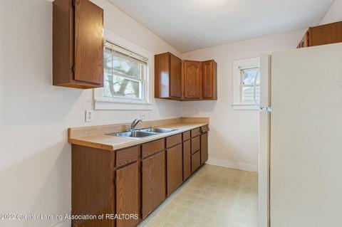 1536 Illinois Ave, Lansing, MI 48906 photo 5