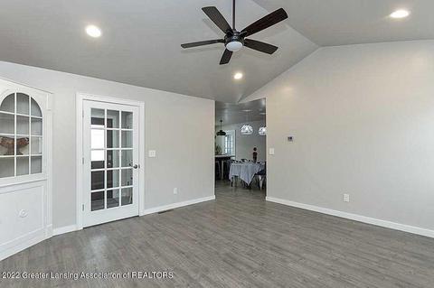 2316 Forest Rd, Lansing, MI 48910 photo 14
